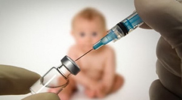 Opt vaccinuri obligatorii pentru copii