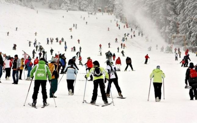 În Poiana Brașov s-ar putea schia de la începutul lui decembrie! Anunțul autorităților  